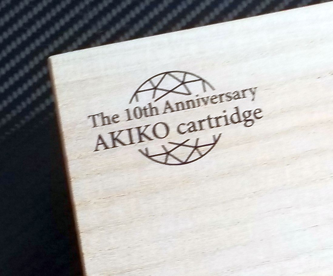 Akiko box